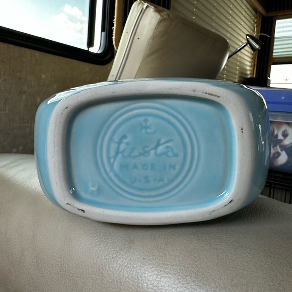 Fiestaware 28oz Medium Disk Pitcher SKY - Picture 4 of 5